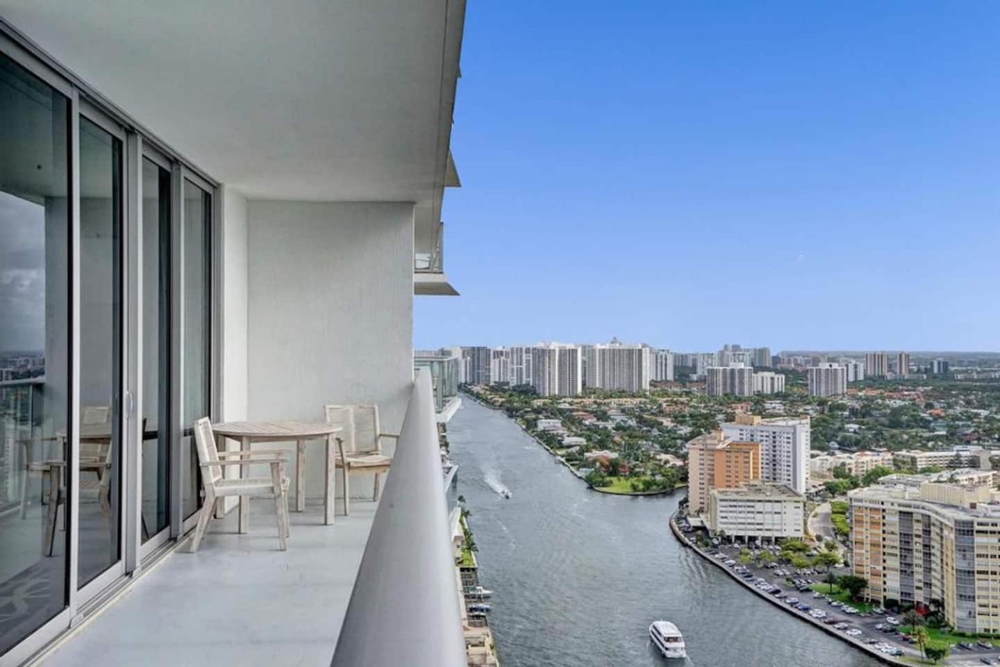 הוליווד Amazing Apartments At H Beach House מראה חיצוני תמונה
